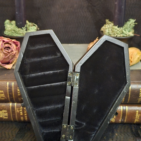 Coffin Ring Box - Picture 3 of 3